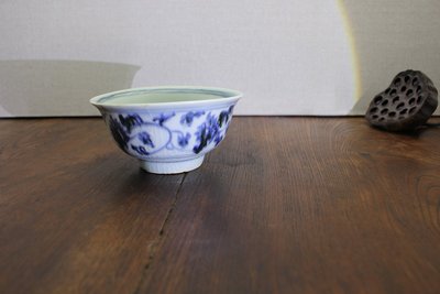 青花缠枝纹茶盏