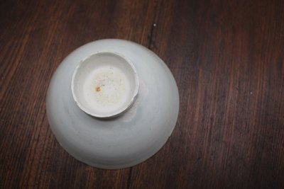 青釉高足花口盏