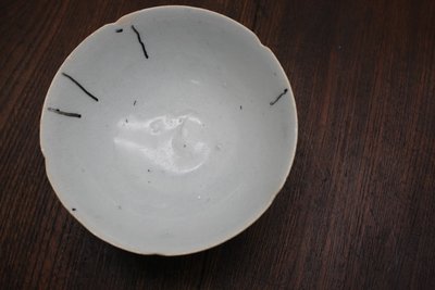 青釉高足花口盏