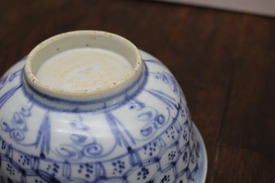 青花璎珞龟背锦纹碗