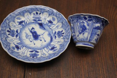 青花人物杯盘套