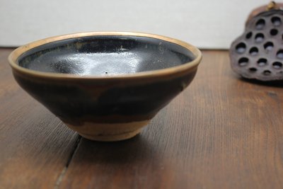 黑釉斗笠盏