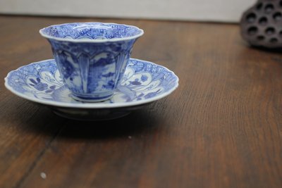 青花人物杯盘套