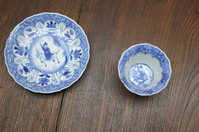 青花人物杯盘套