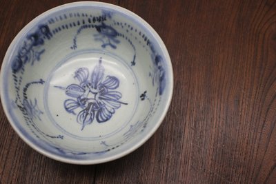 青花宝杵璎珞纹大碗