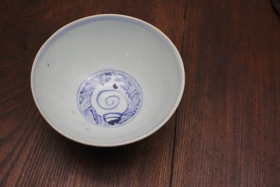 明中青花蕉叶法螺纹碗