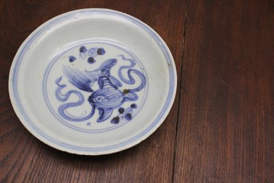 宣德青花狮子舞绶带纹盘