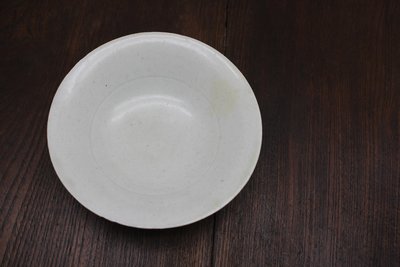 青白釉月亮底憋口斗笠盏